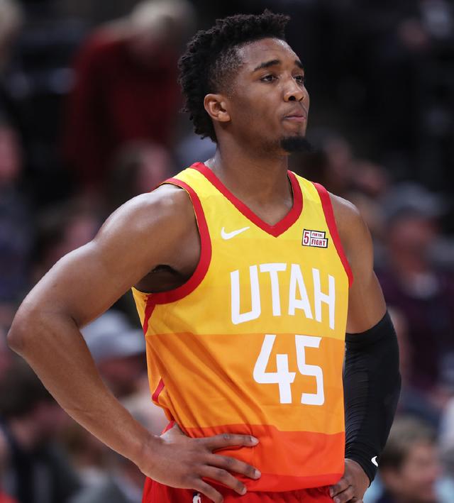 马内克的个 马内克的个